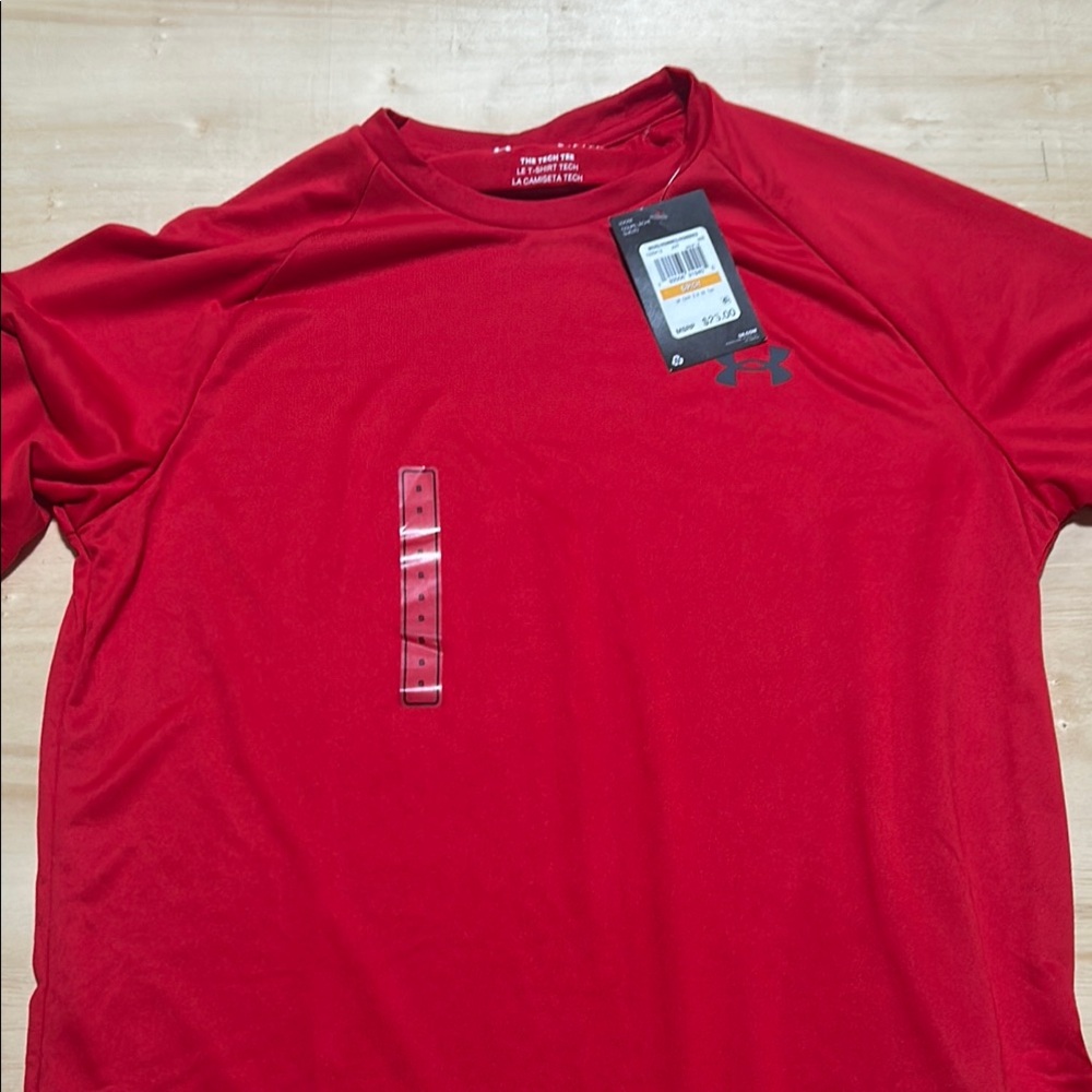 Under Armour Men's Red Tech Tee Shirt Small